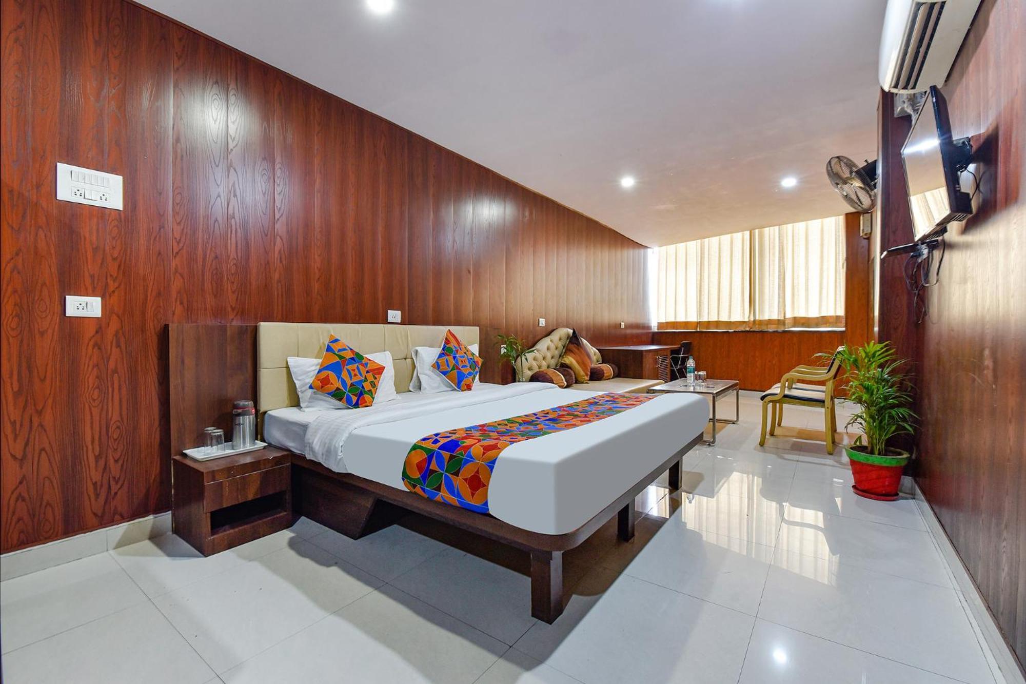 Hotel Vandana Palace Кота Екстер'єр фото